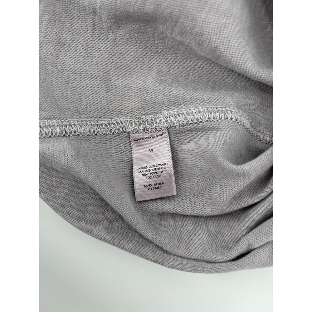 NWT Unsubscribed Distressed V Neck T Shirt Sz M Quiet Luxury Momcore Preppy - Picture 3 of 9